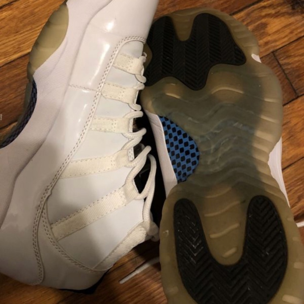 Jordan’s 11s legend blue